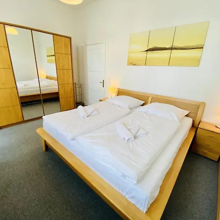 Diana/perle Apartment